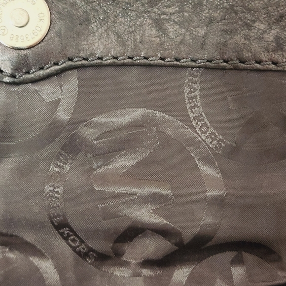 MICHAEL KORS HAMILTON Quilted Flap Shoulder Clutch - Picture 6 of 10